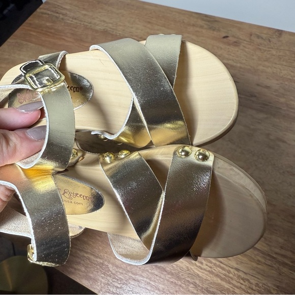 Self Esteem Gold Strappy Sandals, Toddler Size 6 - Picture 5 of 5